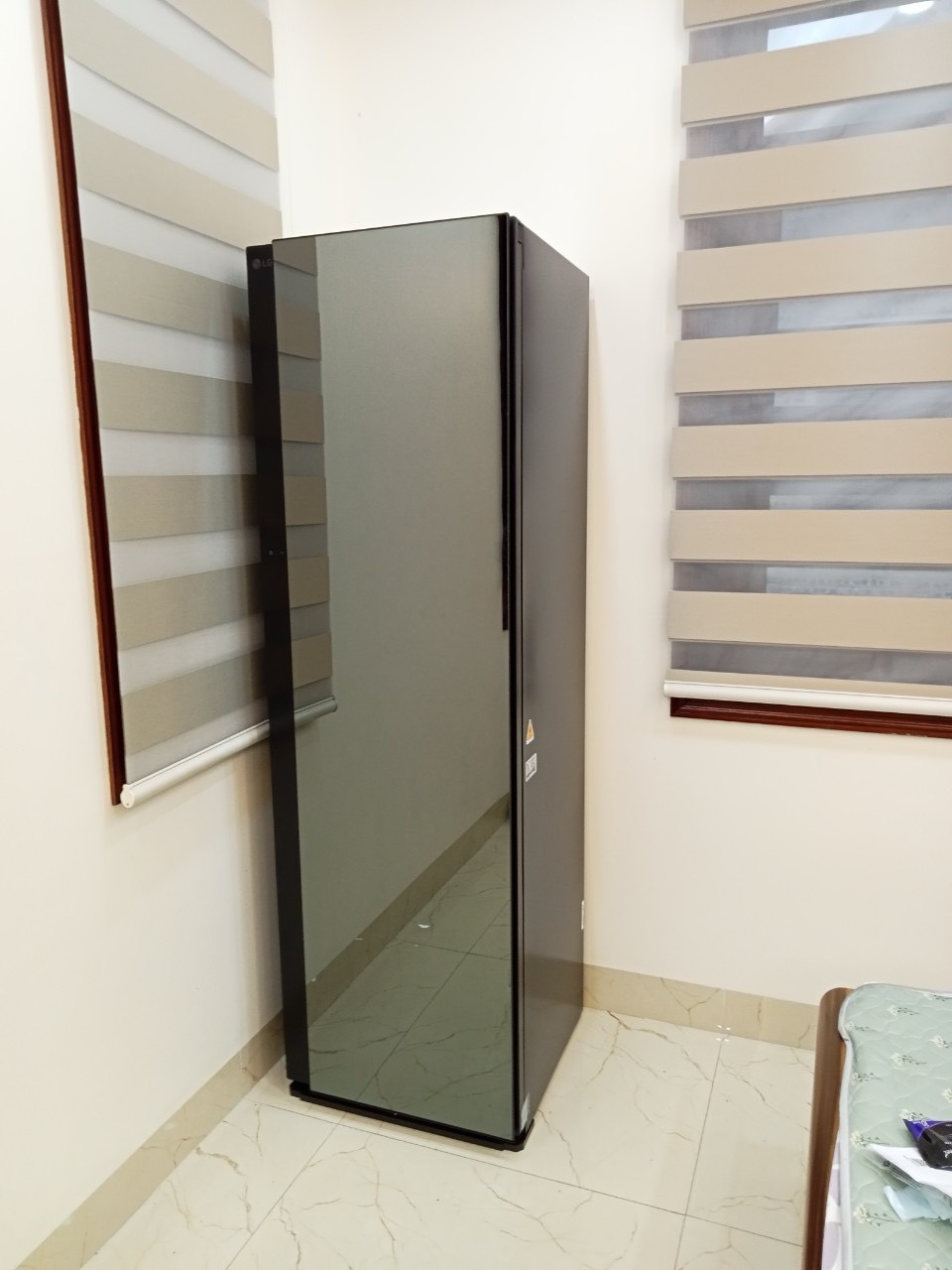 557641438_4247341015585010_8229630635026101388_n Máy giặt hấp sấy LG Styler SC5GMR8GH